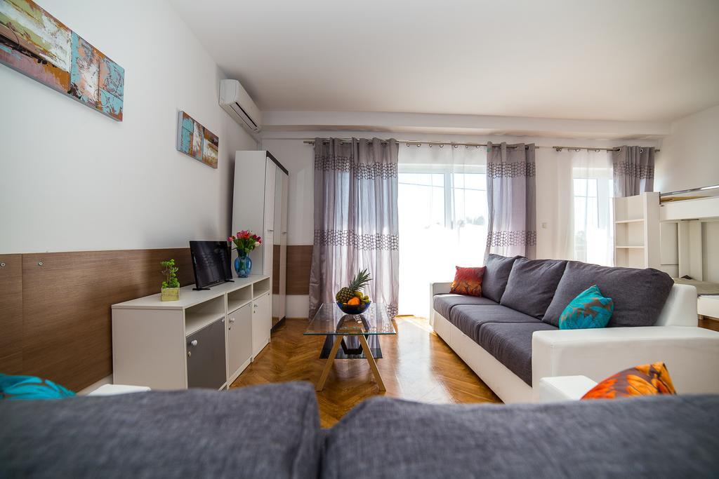 Holiday Home White House Podstrana Zewnętrze zdjęcie